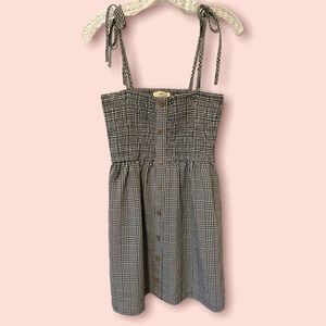 Gingham dress size M button down